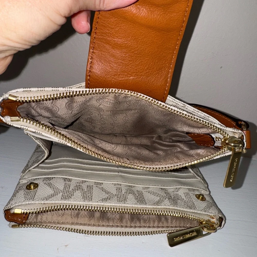Michael Kors vanilla/brown leather Signature Fulton Monogram crossbody bag